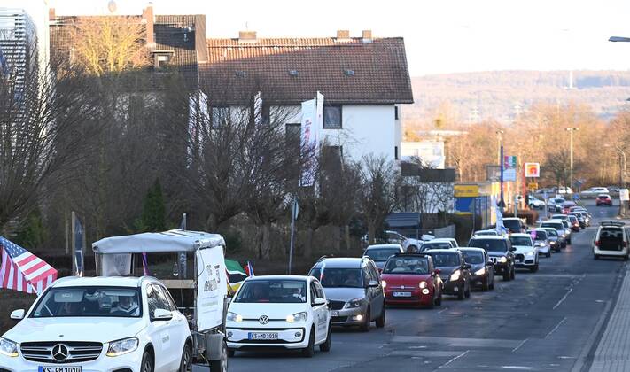 Coronavirus in Hessen, Autokorso in Kassel