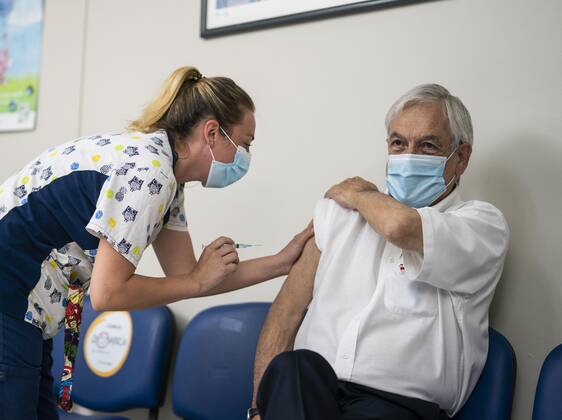 Coronavirus in Chile, Sebastian Pinera erhält zweite Sinovac Impfdosis