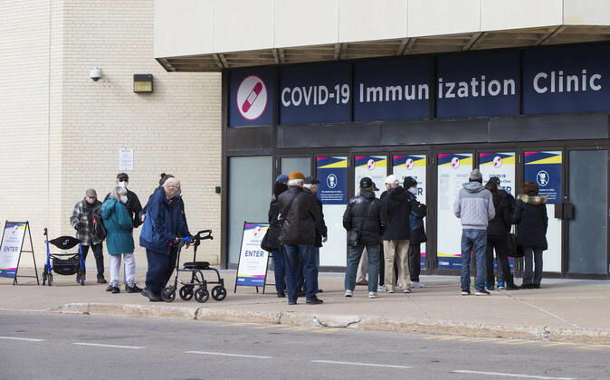 Coronavirus in Kanada, Impfzentrum in Toronto