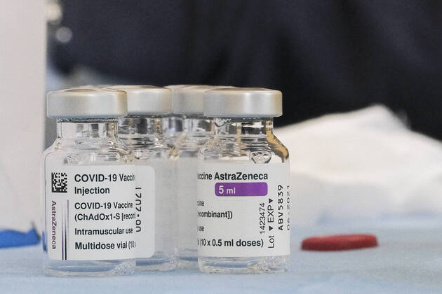 Coronavirus in Italien, Impfung in Neapel