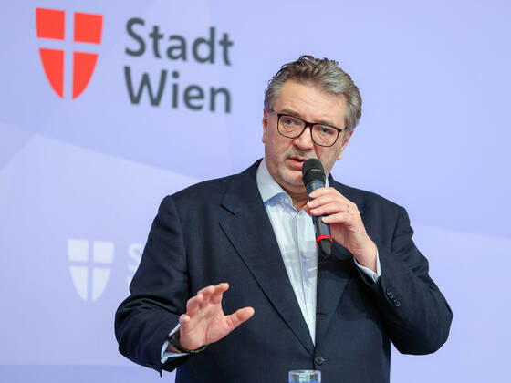 Coronavirus in Österreich, Peter Hacker Pressekonferenz in Wien