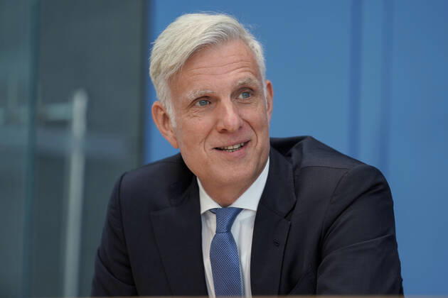 Berlin House of Representatives election, Stephan Schwarz, no party affiliation, to become Senator for Economics - Archive