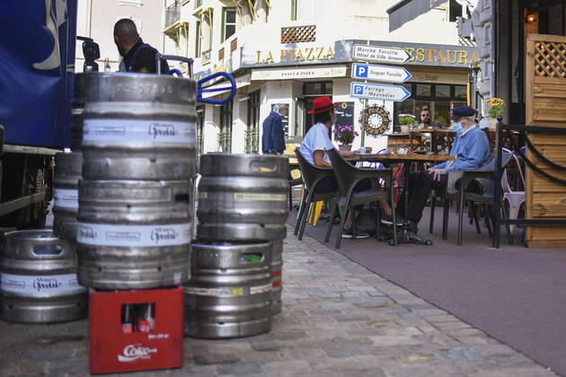 France, opening of outdoor catering in Cannes