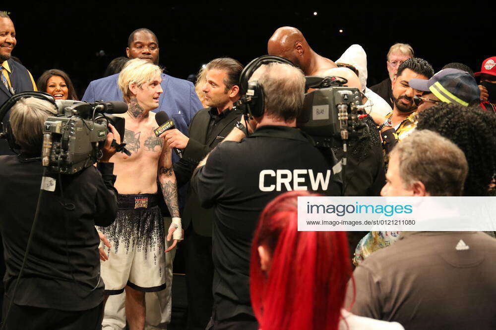 Celebrity Boxing in Atlantic City with Aaron | IMAGO