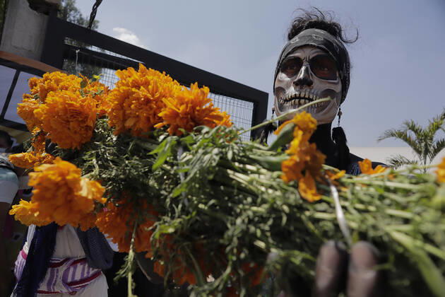 Mexico, preparations for Day of the Dead in Mexico City
