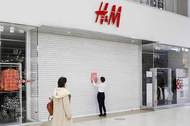 Ukraine conflict, Russia, Swedish fashion chain H&M stops sales operations