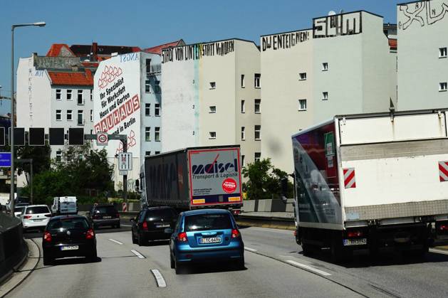 Berlin, bridge of the A100 motorway in the west closed for safety reasons, archive pictures