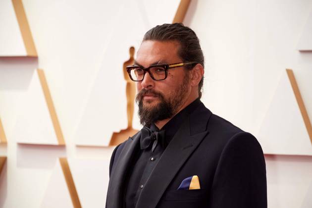 94th OSCARS Academy Awards, stars show blue-yellow national colours of Ukraine