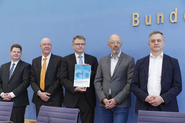Berlin, Bundespressekonferenz, Präsentation der Gemeinschaftsdiagnose für das Frühjahr 2022