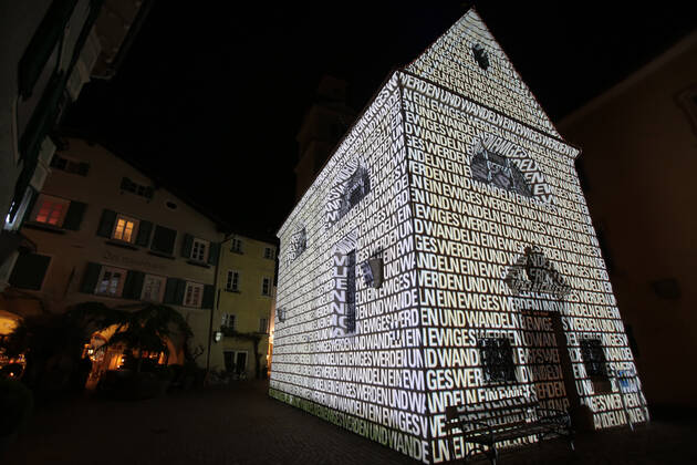 Italien, Water Light Festival 2022 in Brixen