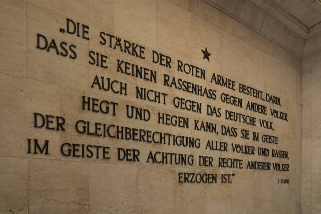 Berlin, discussions about Stalin quotation at Soviet memorial in Schönholz, archive photos