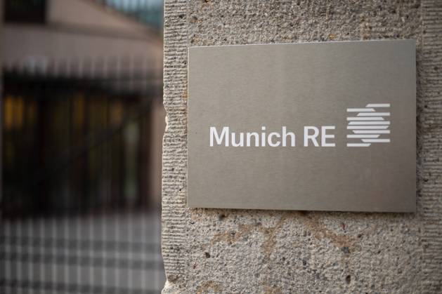 Munich Re meldet Rekordhalbjahr, Archivbilder