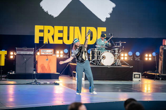 Sportfreunde Stiller bei der Eröffnung der 2. European Championships 2022 im Olympiapark München