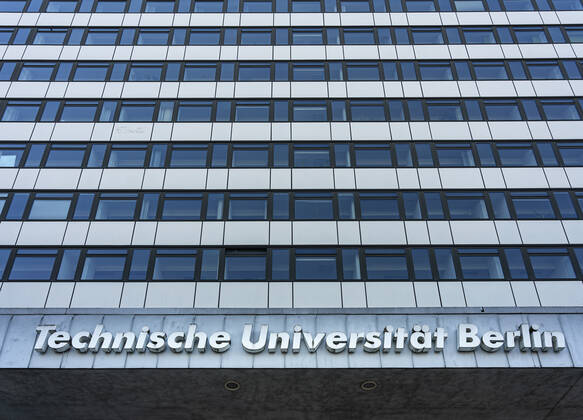 Berlin, TU Berlin must close main building - Archive pictures