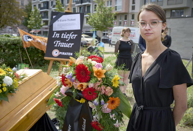 Berlin, The Pirate Party buries the 9-Euro-Ticket in front of the Federal Ministry of Transport