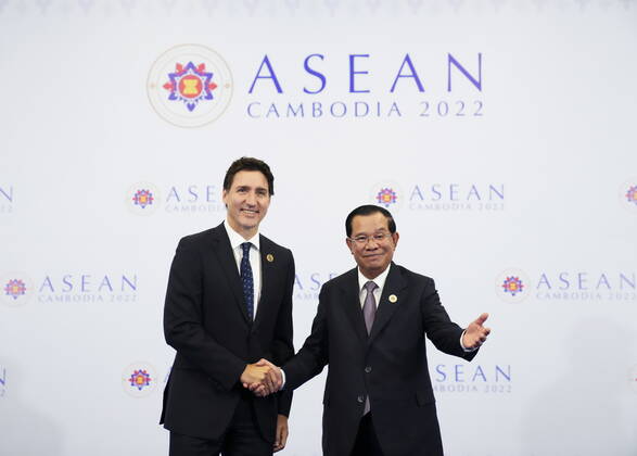 ASEAN-Gipfel Cambodia 2022 in Phnom Penh, Premier Samdech Techo Hun Sen trifft Justin Trudeau