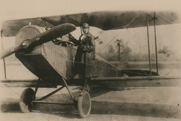 1921 erwarb die Pilotin Bessie Coleman als erste schwarze Frau eine Pilotenlizenz, Archivbilder