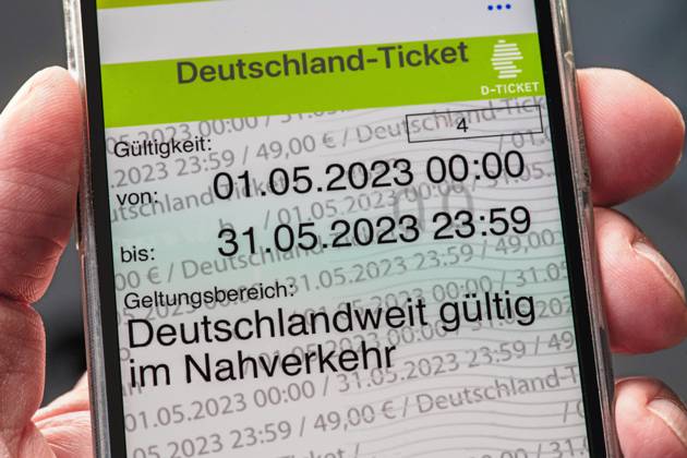 Advance sale Deutschlandticket, digital 49-euro ticket on a mobile phone