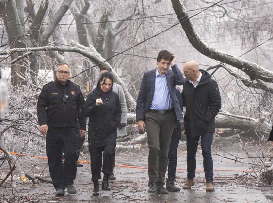 Canada, ice storm in Montreal, Justin Trudeau and Mayor Plante survey damage on site