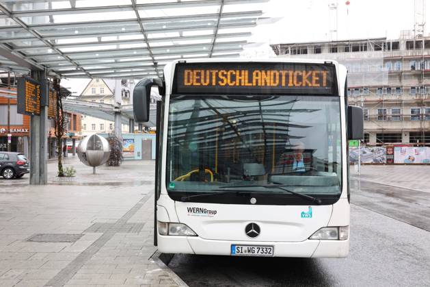 Germany ticket will cost 58 euros in future, symbol images