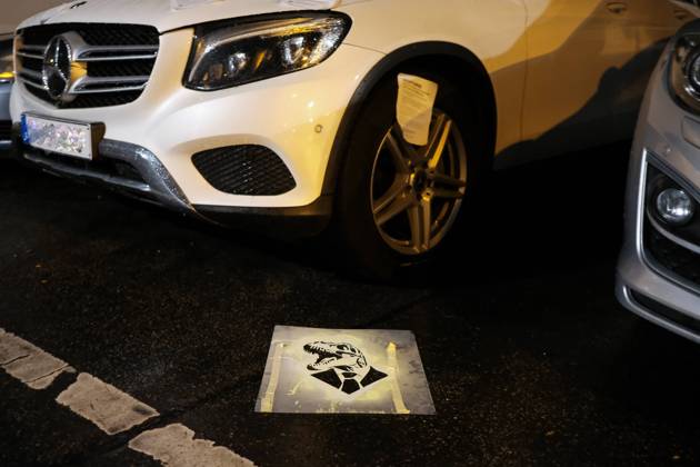 Berlin, Tyre Extinguishers activists let air out of car tyres