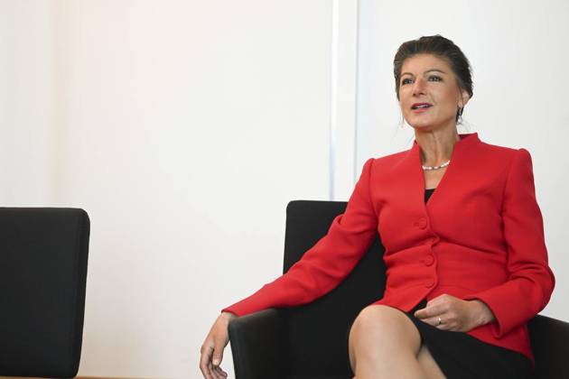 Berlin, Sahra Wagenknecht photo opportunity at Jakob Kaiser House