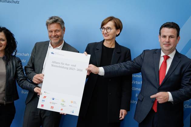 Berlin, Signing of Alliance Agreement for Education and Training