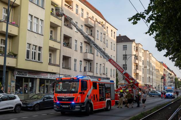Berlin, fire on balcony in Prenzlauer Berg