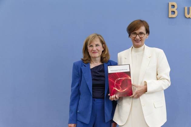 Berlin, Federal Press Conference: Presentation of the position paper on fusion research