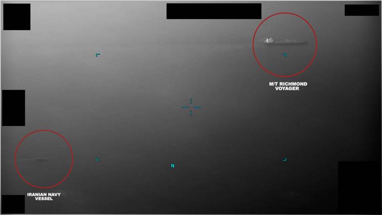 Gulf of Oman, US Navy prevents Iranian ship from hijacking oil tankers