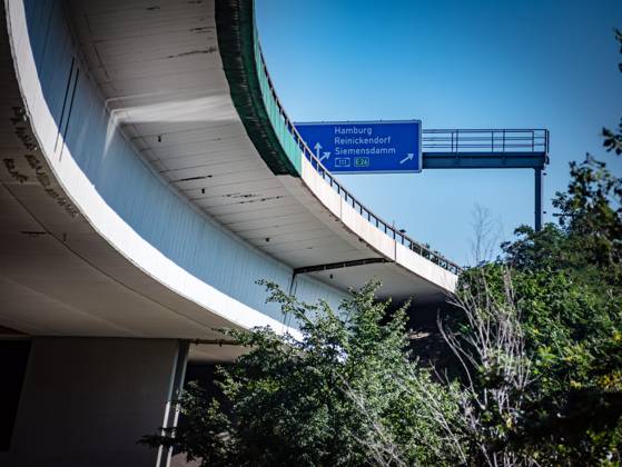 Berlin, A100: the Rudolf-Wissell Bridge does not need to be completely closed; archive images