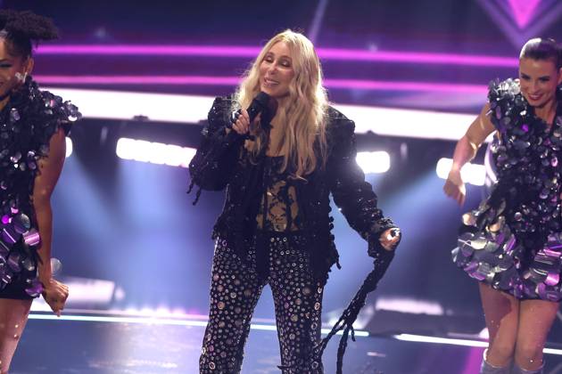 Cher will make a comeback at the Victorias Secret fashion show, archive pictures