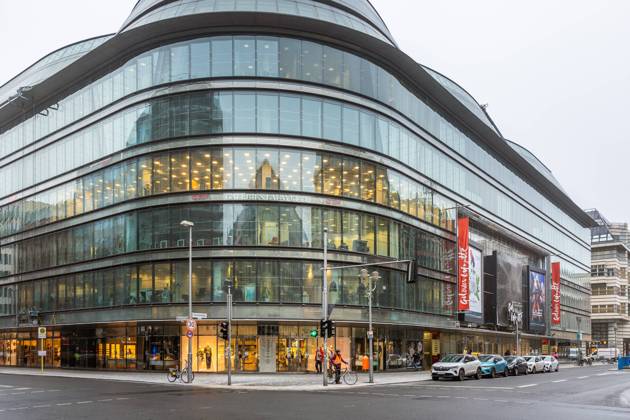 Berlin branch of Galeries Lafayette closes early in summer, archive images
