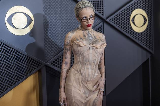 Presentation of the 66th Grammy Awards in Los Angeles - Outfits from the red carpet