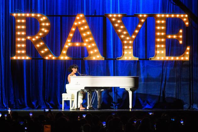 BRIT Awards in London, The Show