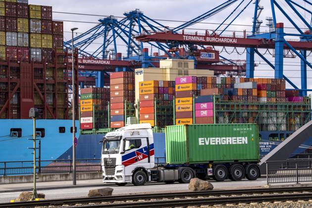 China overtakes the USA as Germanys top trading partner - 185.9 billion euros in turnover