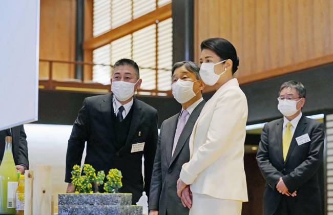 Japan, Kaiserpaar während einer Preisverleihung in Tokio