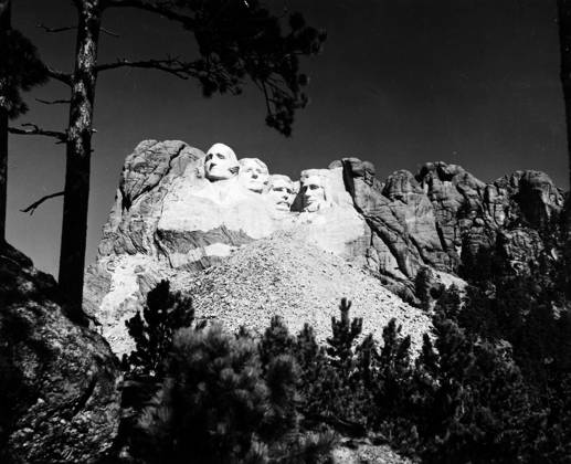 Mount Rushmore completed; 85th anniversary on 30 October