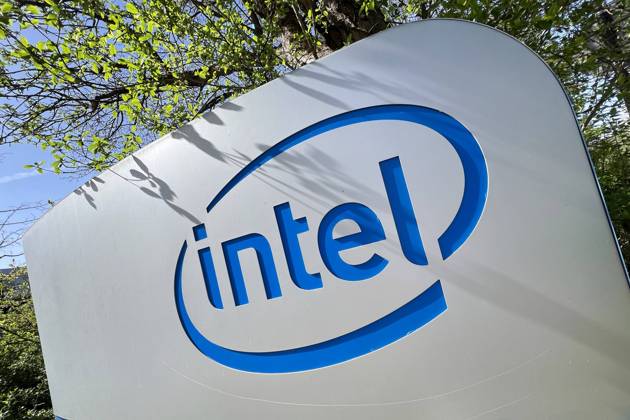 Intel surprises with share price jump despite billion-euro loss, archive images