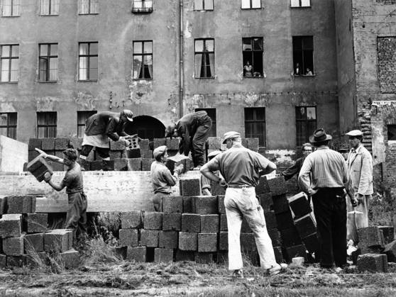 IMAGO International History, Archive, Cold War, Construction of the Berlin Wall 1961