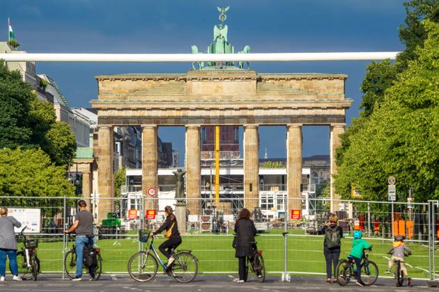 Berlin, construction of the EURO Fan Mile at the Brandenburg Gate