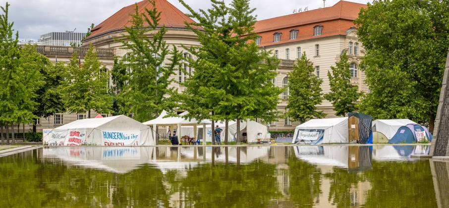Berlin, Climate activists break off hunger strike, archive pictures