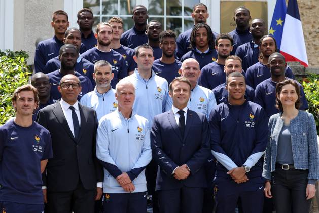 Emmanuel Macron meets the French national football team