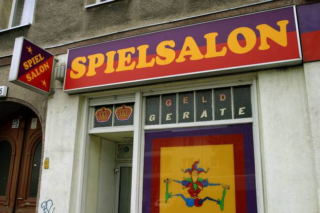 Berlin - Stricter law for gambling halls comes into force in 2016