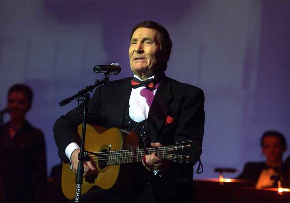 Freddy Quinn makes another appearance, archive footage