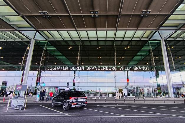 Berlin, BER Airport has to suspend operations after IT malfunction, archive pictures