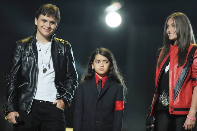 Michael Jackson's son Prince Michael stirs up biological paternity rumours with Twitter tweet