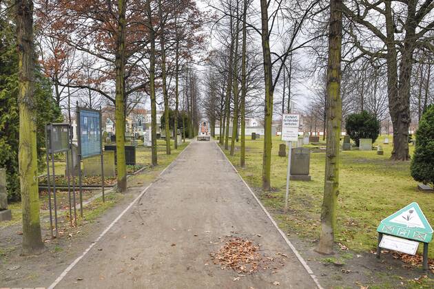 Invalidity Cemetery in Berlin: Unknown persons open grave of SS criminal Reinhard Heydrich
