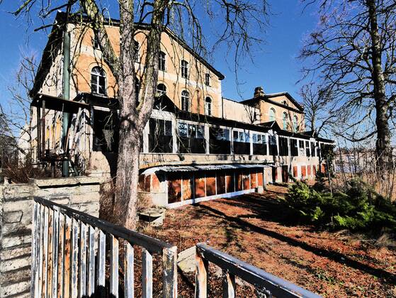 Former excursion restaurant Riviera in Berlin-Grünau suspected of being victim of arson
