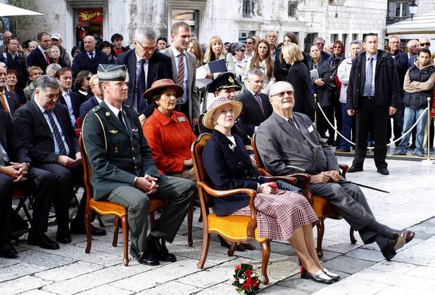 Denmark's Prince Henrik retires